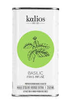 Aceite de oliva infundido con albahaca fresca.