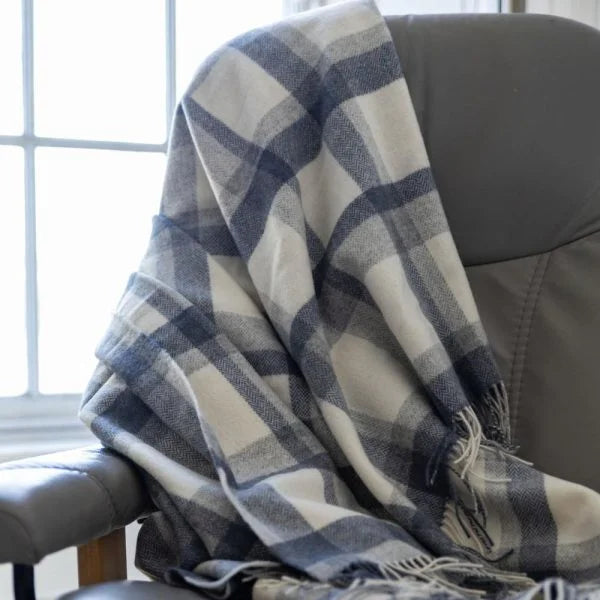 Plaid en Laine Mérinos Carreaux Gris Écru