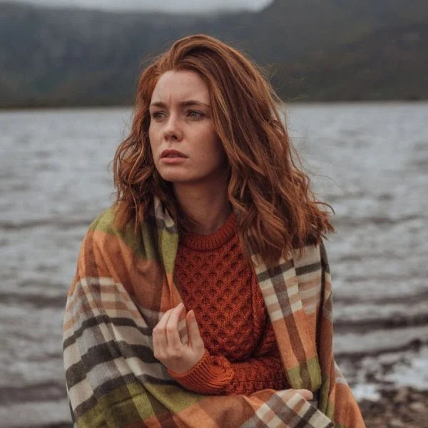 Écharpe Oversize Mérinos Carreaux Blanc Orange Vert - John Hanly