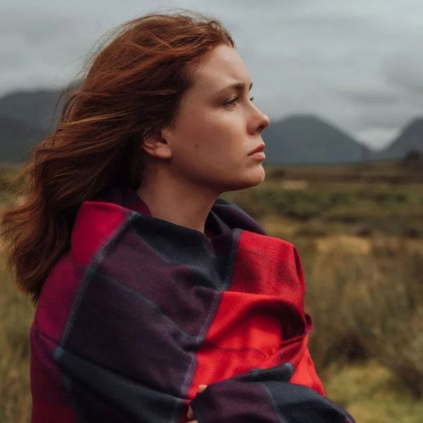 Écharpe Oversize Mérinos Carreaux Marine Rouge Violet - John Hanly
