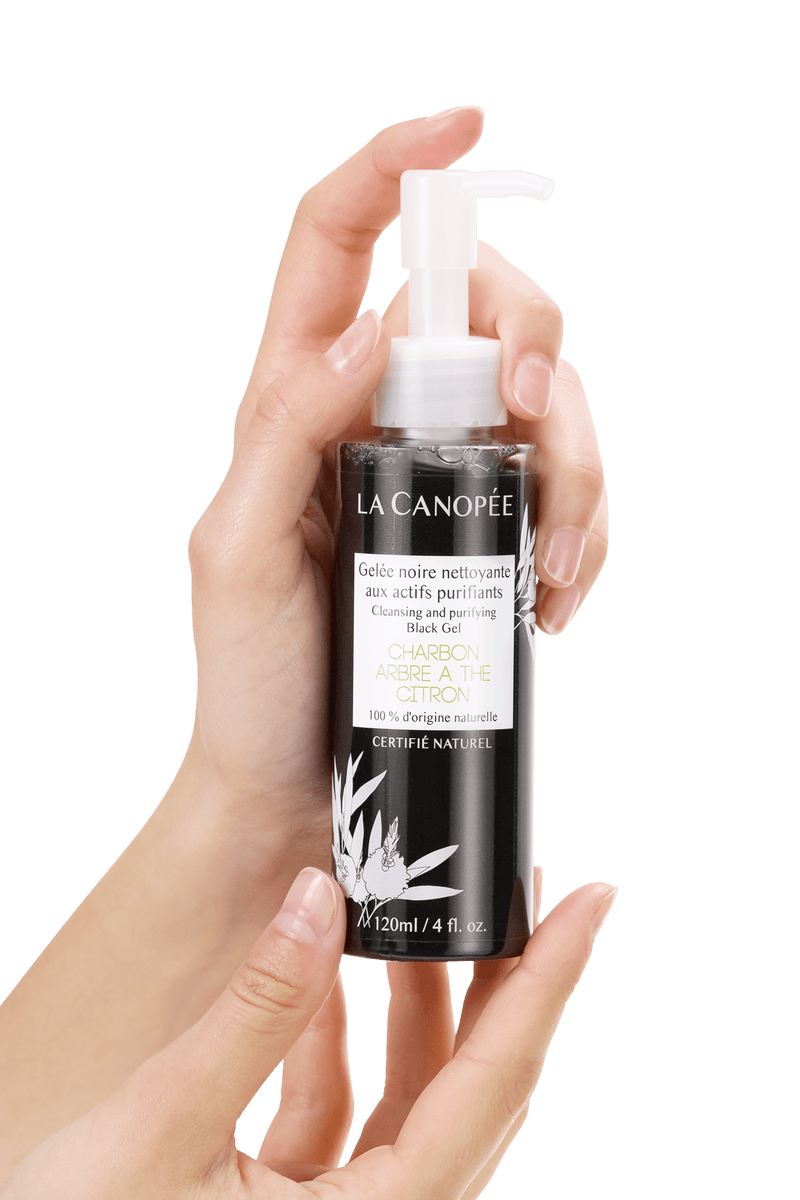 Black cleansing jelly with purifying active ingredients