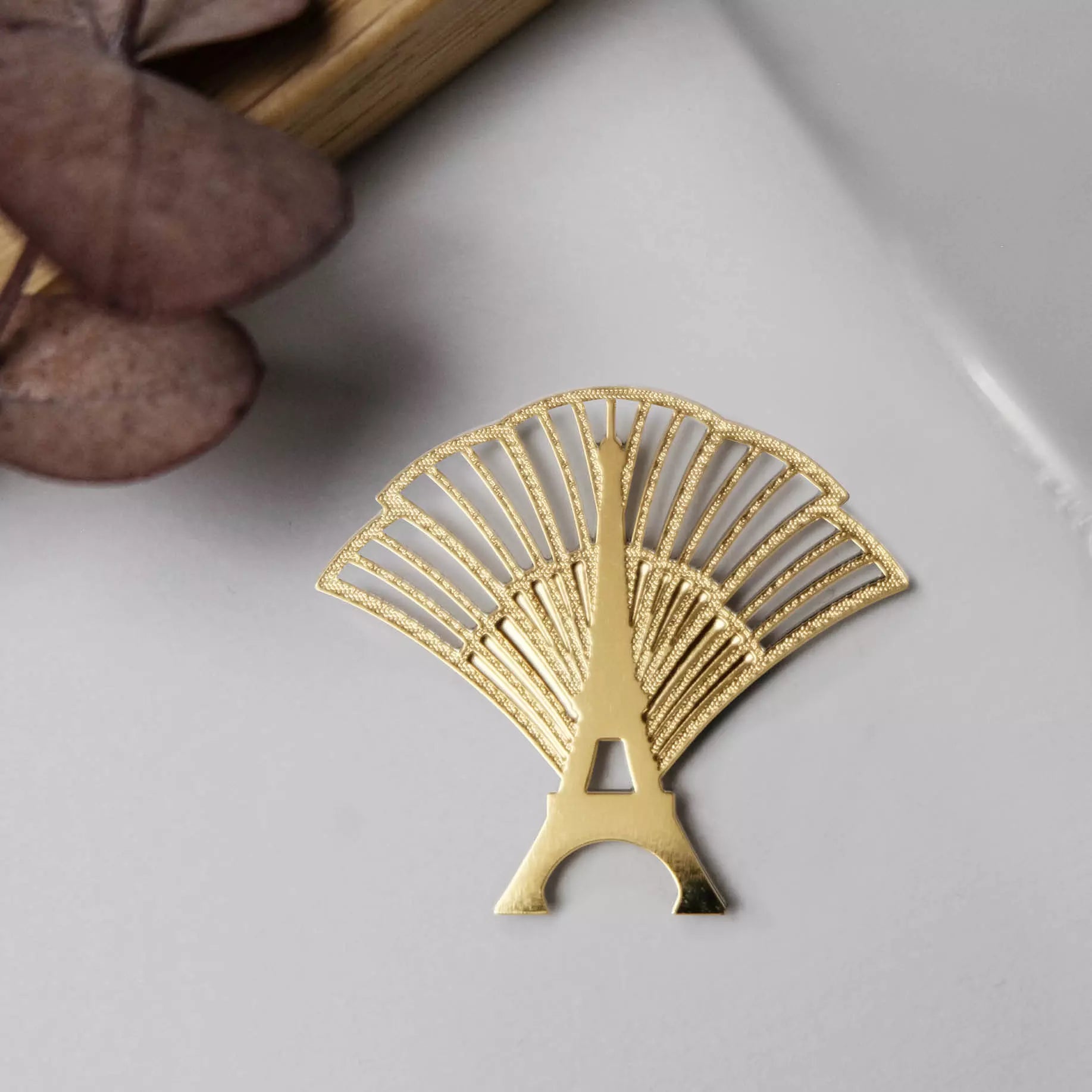Broche Magnétique Eiffel Festive