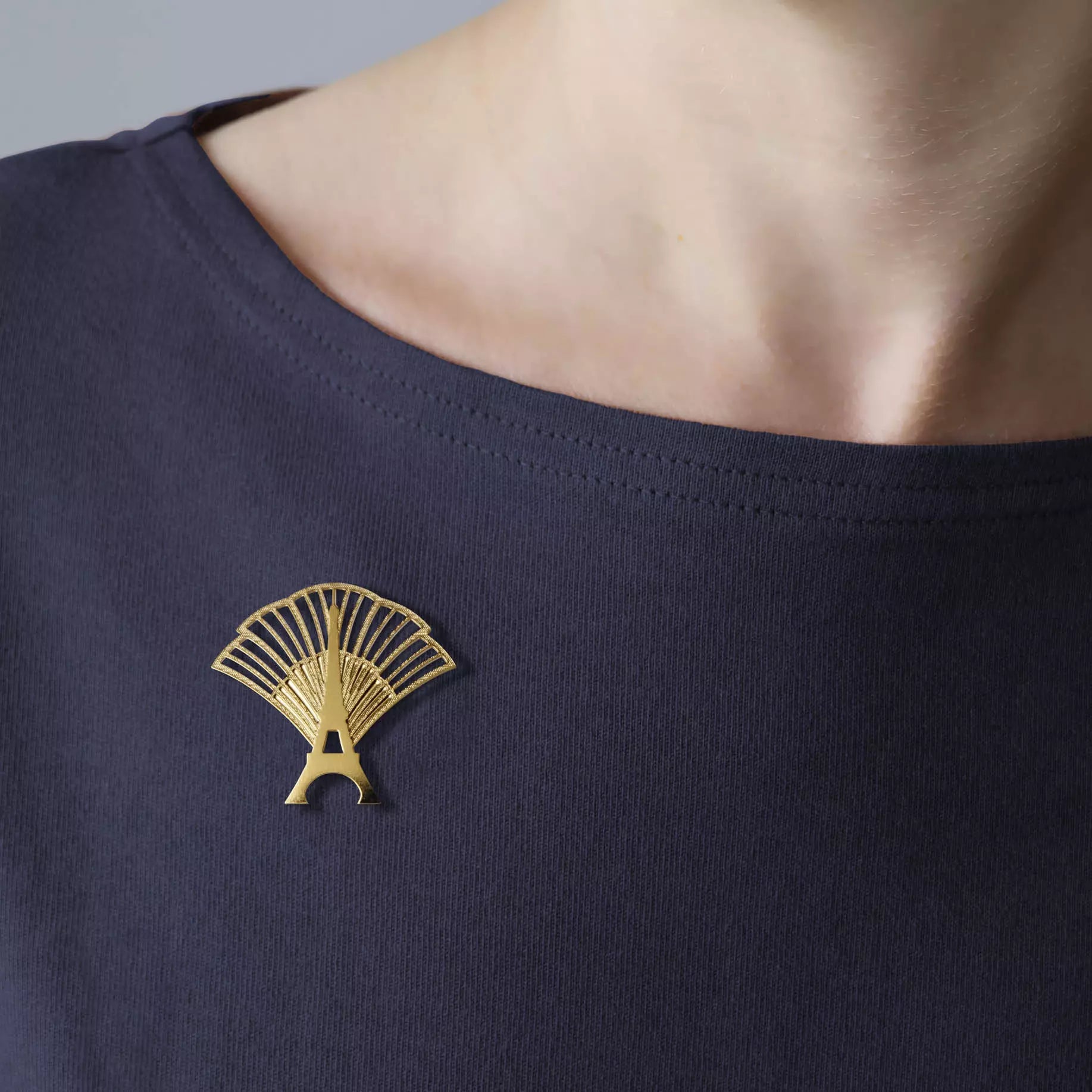 Broche Magnétique Eiffel Festive