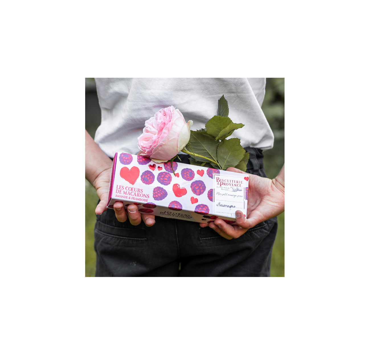 Corazones de macarrón de almendra y frambuesa 