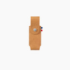 Estuche sencillo en cuero regenerado.