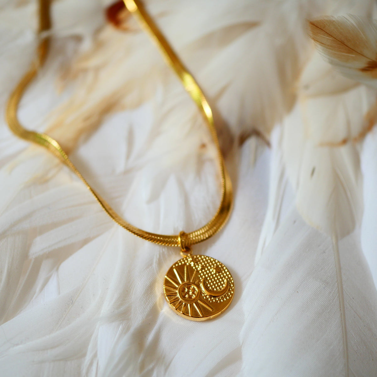 Collier Divya porté Ginandger