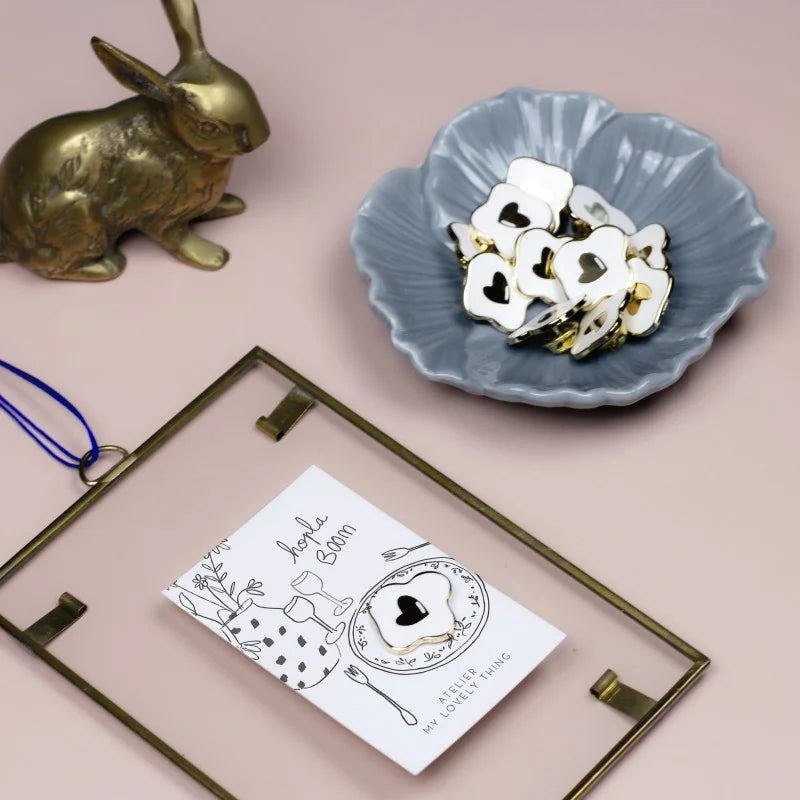 Pin's Hopla Boom en laiton