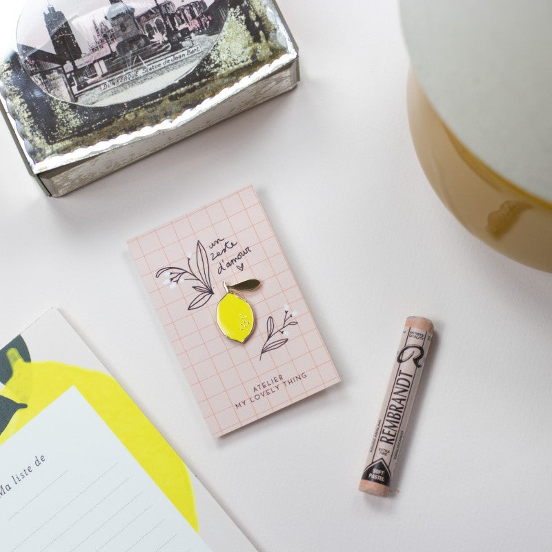 Pin's A touch of love