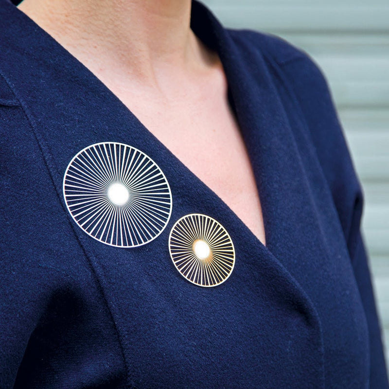 “Solar” magnetic pin Small