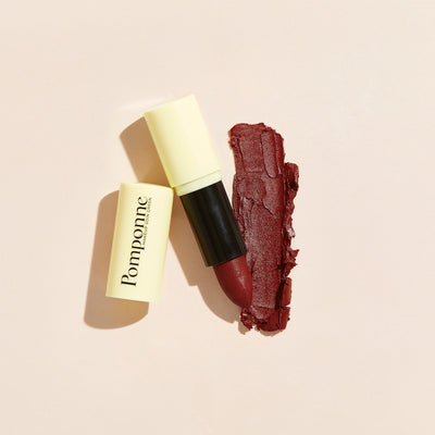 Semi-matte natural moisturizing lipstick Plum